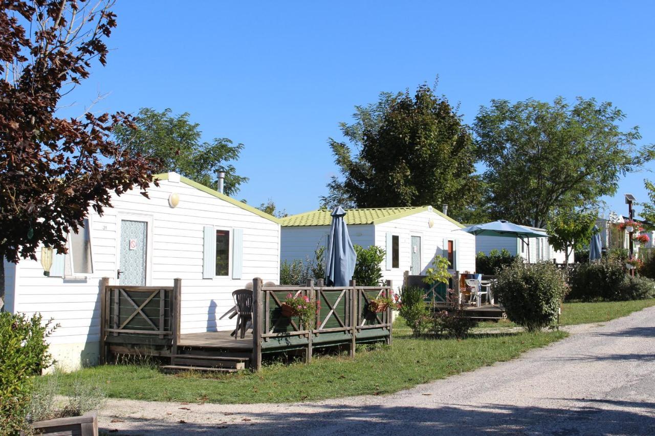 Camping Du Pontis Verteillac Dış mekan fotoğraf